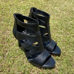 Simply Vera Wang black heels